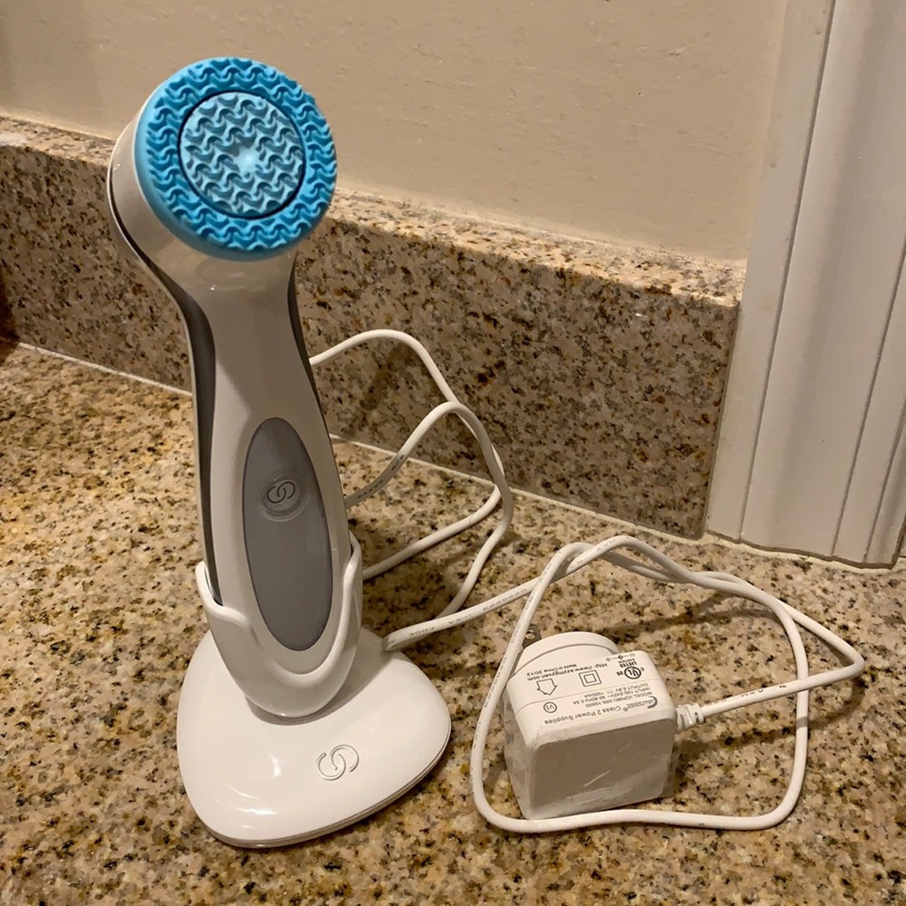 Brand new LumiSpa